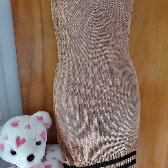 GORGEOUS MISSGUIDED TALL ROSE GOLD DRESS - Picture 1 of 3